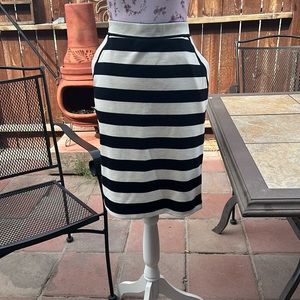 Elle skirt with pockets